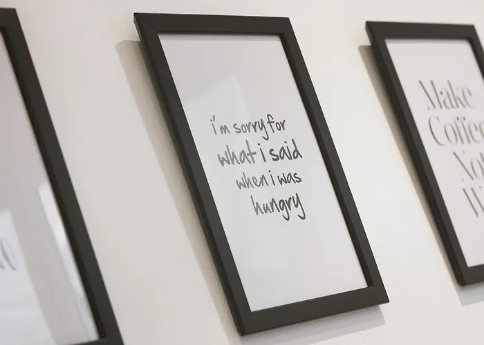 Vintage 2 Black Am Kurpark Von Apartamento